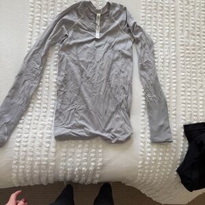 Lululemon Athletica Gray Striped Long Sleeve Tee